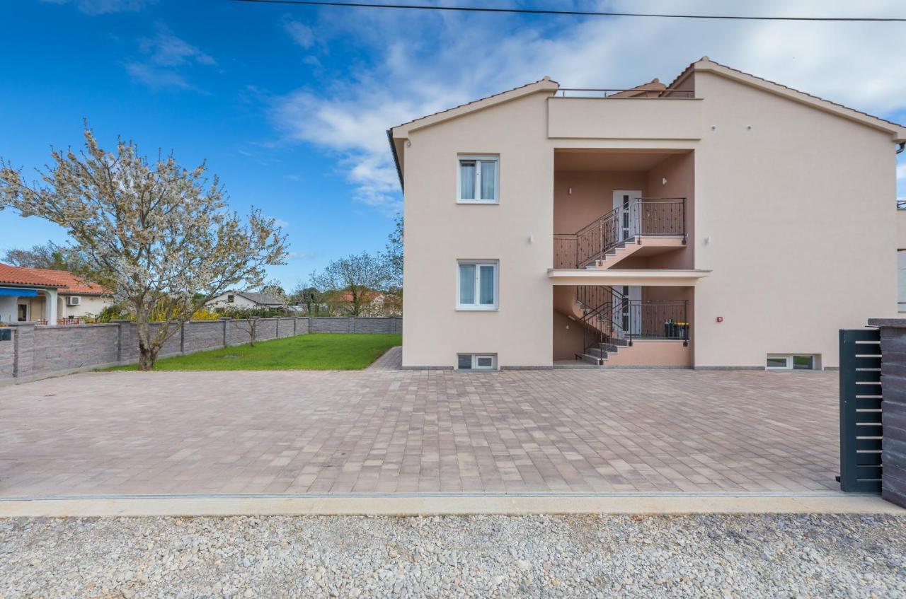 Apartman Knezevic A Fažana Esterno foto